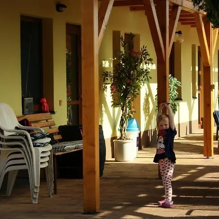 Pod Palavu Πανσιόν